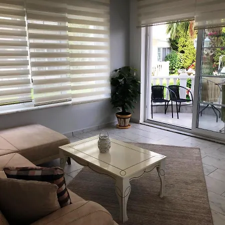 Belka Golf Luxury Poolside Apartment *