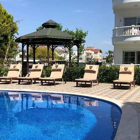 Belka Golf Luxury Poolside Appartement *